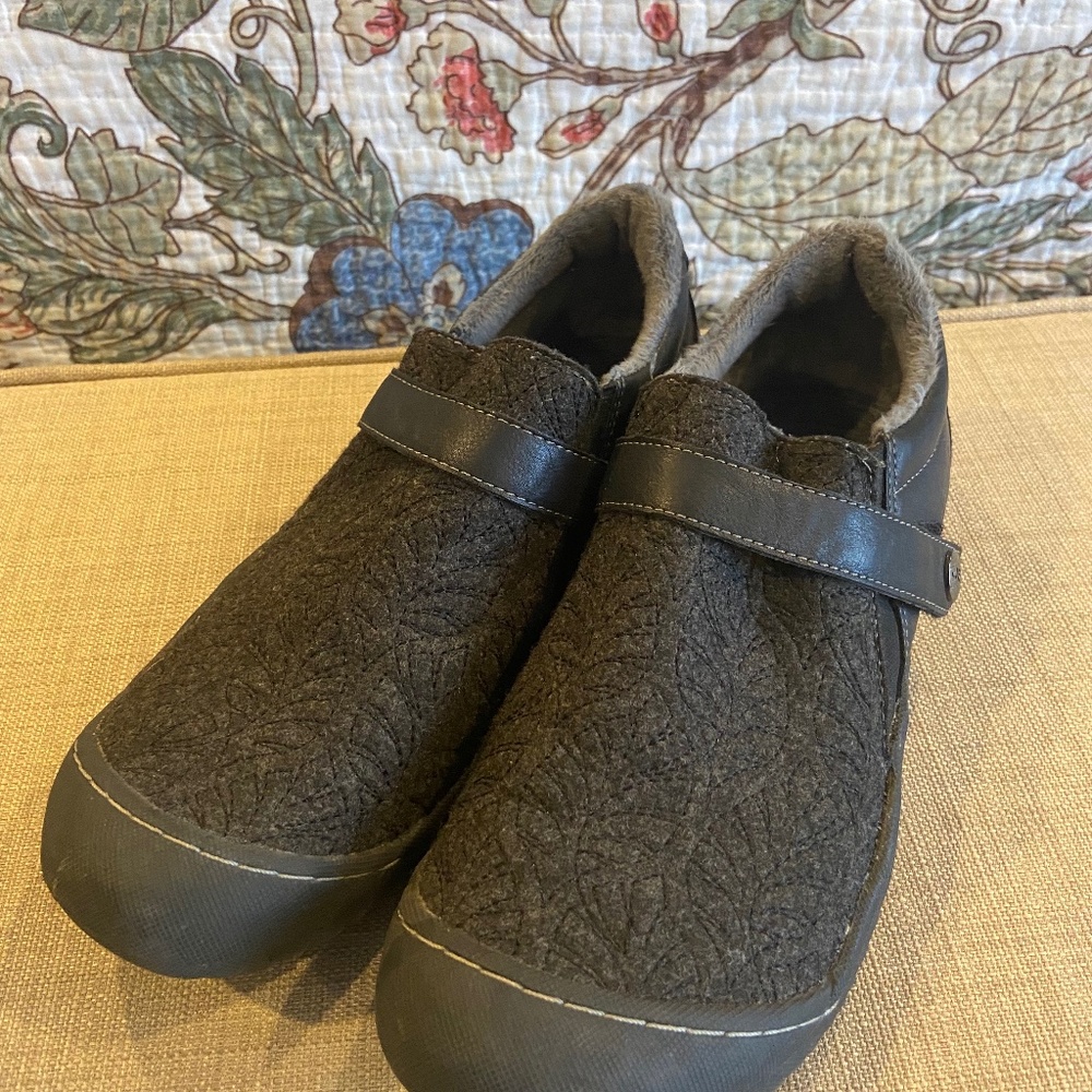 JBU Quilted Shoes - Charcoal - Size 11